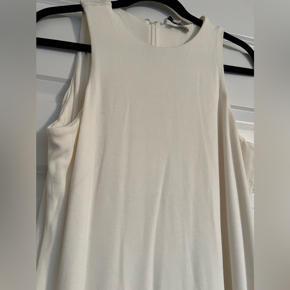 By Egreis Madani Dress - Picture 10 of 11